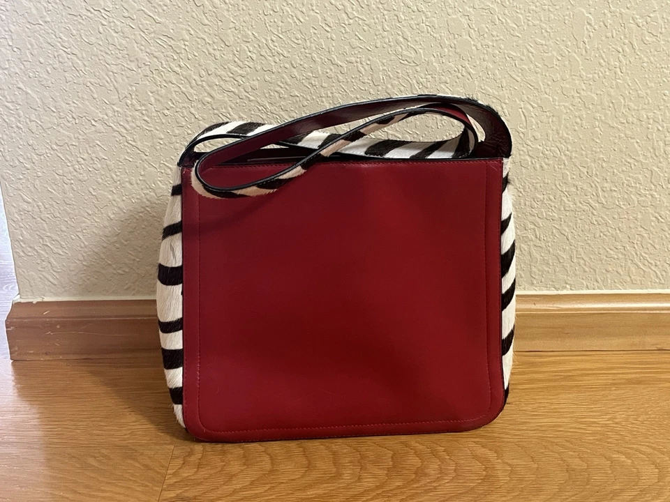 "BOLSO DE HOMBRO ADRIENNE VITTADINI CUERO ROJO 11"" X 10""" Foto 3 de 4