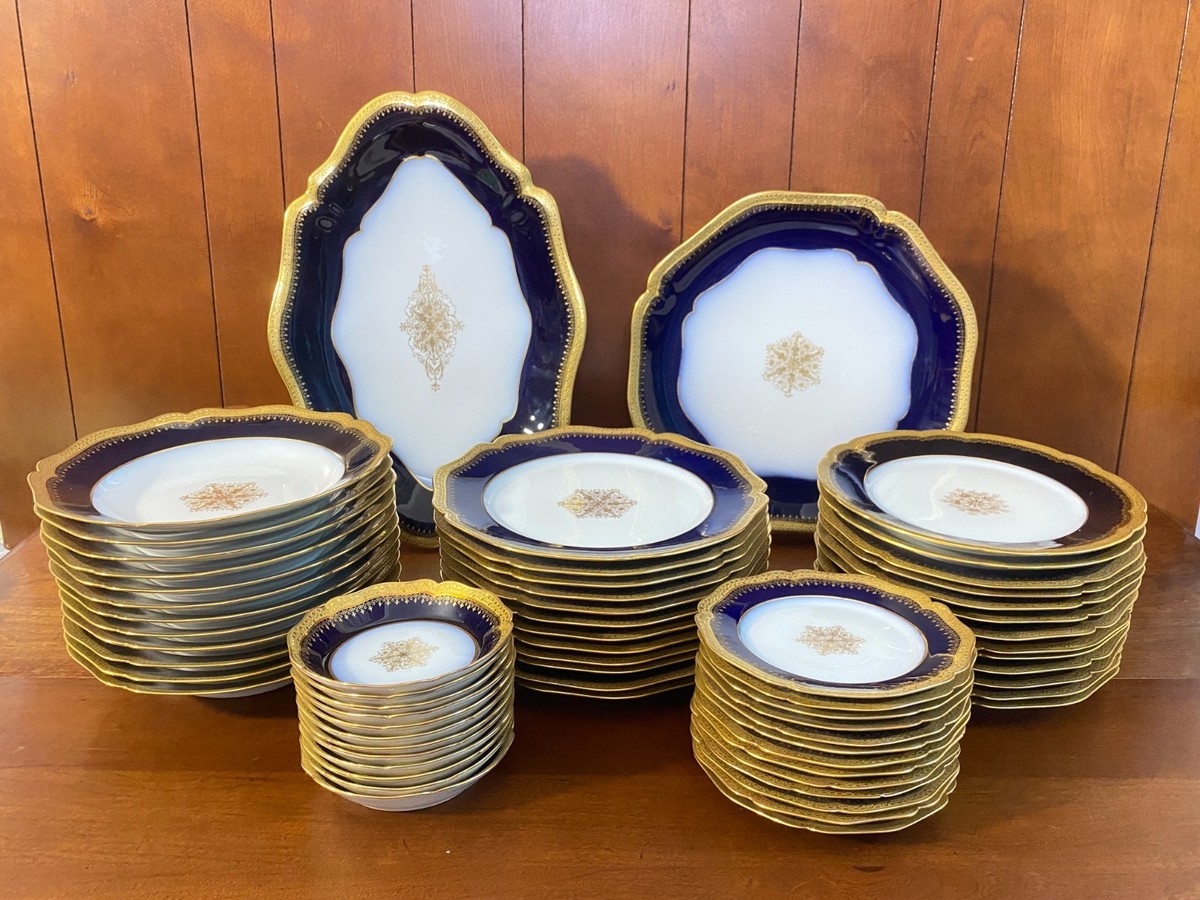 Limoges Wm. Guérin & Co. Dinner Service for 12, 62 Pcs, Cobalt