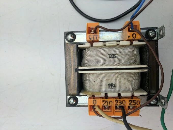 Transformador de señal M4L-2-6 600V 50/60Hz 220VAC primario 150 VCA secundario Foto 3 de 4