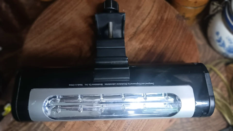 Luz parrilla barbacoa Brookstone. Ideal para asar a la parrilla por la noche. Master the grill Foto 3 de 4