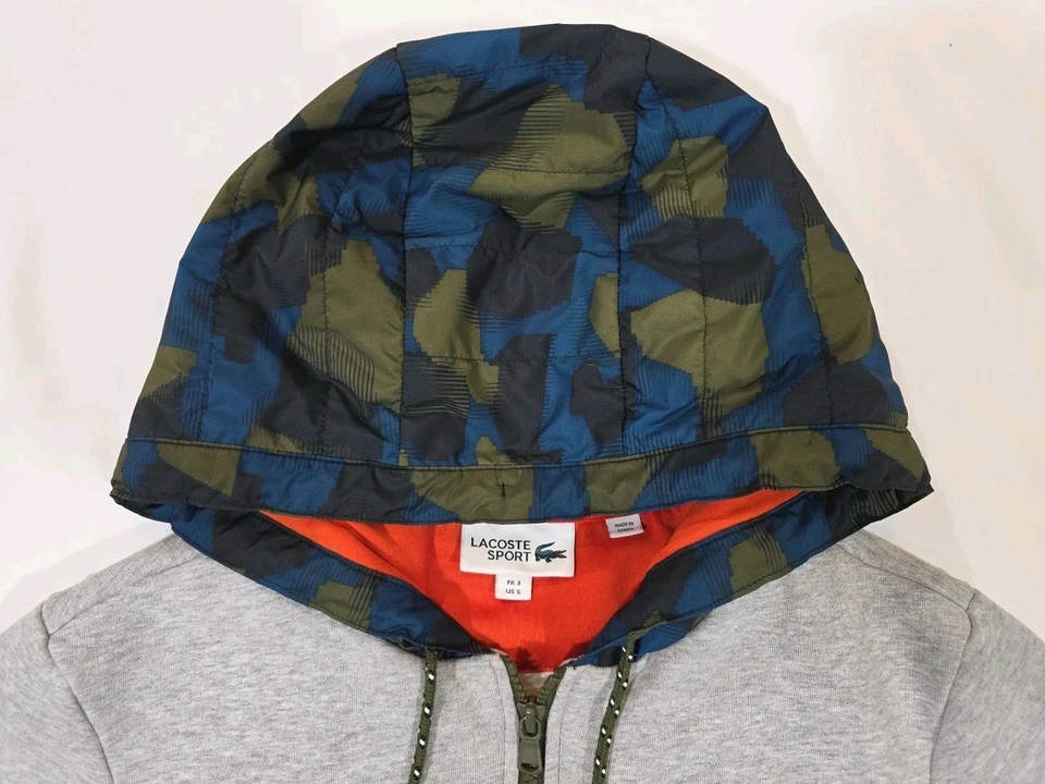 Chaqueta con capucha Lacoste gris y camuflaje cremallera completa para hombre pequeña Foto 3 de 4