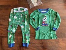Baby Gap 18-24 Toddler GREEN DOGGIE CHRISTMAS GIFTS SKATEBOARD PJ Pajama Set NWT