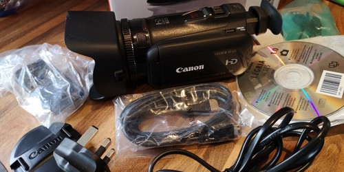 Canon Legria HF G25 HD Camcorder - Boxed - Super Condition.. - Picture 2 of 8