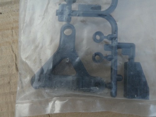 HPI Hot Bodies Cyclone 12 Lower Front Arm and Servo Mount Set - 61656 - Picture 2 of 3