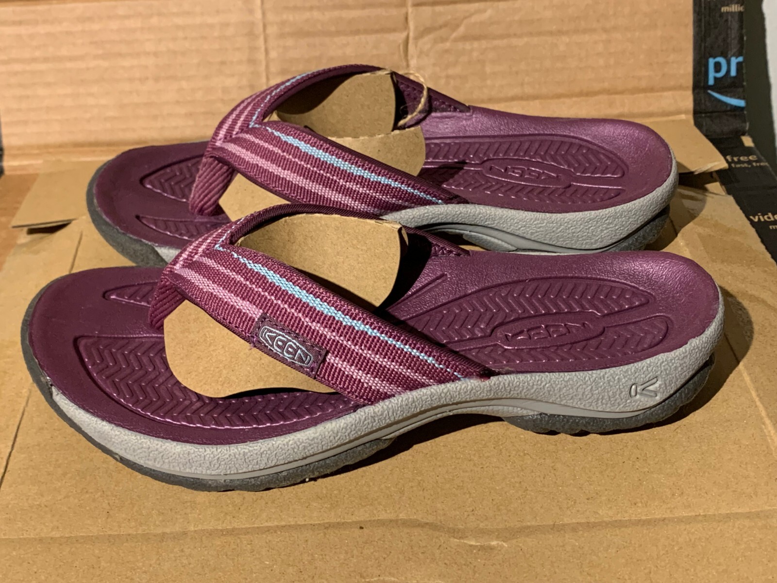 NUOVO! Sandali infradito Keen donna Kona bacio d'uva vino d'uva US 5 5