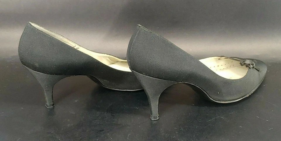 Tacones altos Saks Fifth Ave Roger Vivier negros seda texturizada años 60 talla 6 mABR Foto 4 de 4