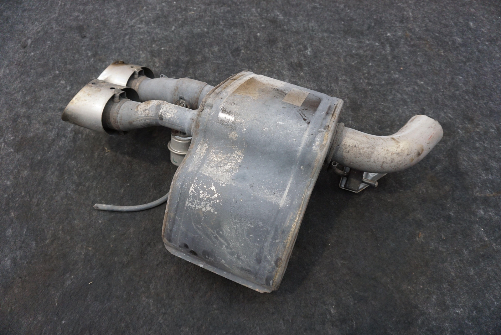 Rear Left Side Exhaust Muffler Pipe 670104141 Maserati Quattroporte S M156 2017+