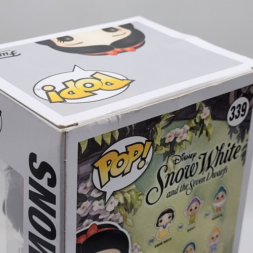 Funko Pop! Vinyl: Disney - Snow White #339 W/ Pop Protector M - Picture 5 of 13