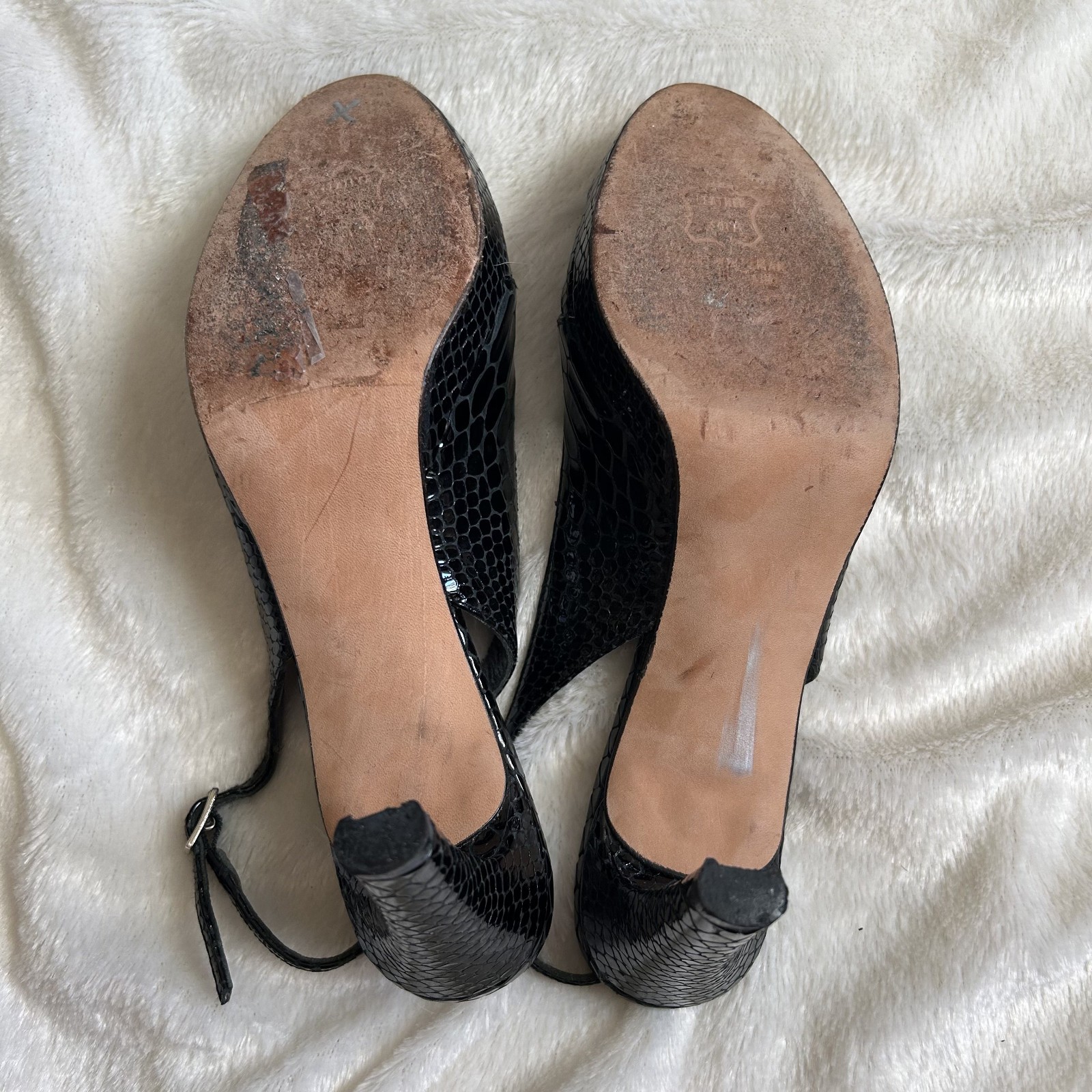 Stuart Weitzman black python embossed leather pee… - image 6