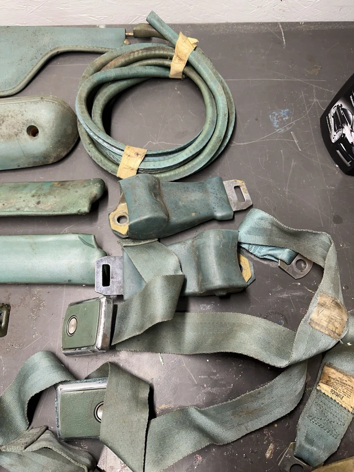 Ford Torino 1968 interior verde azulado Foto 3 de 4