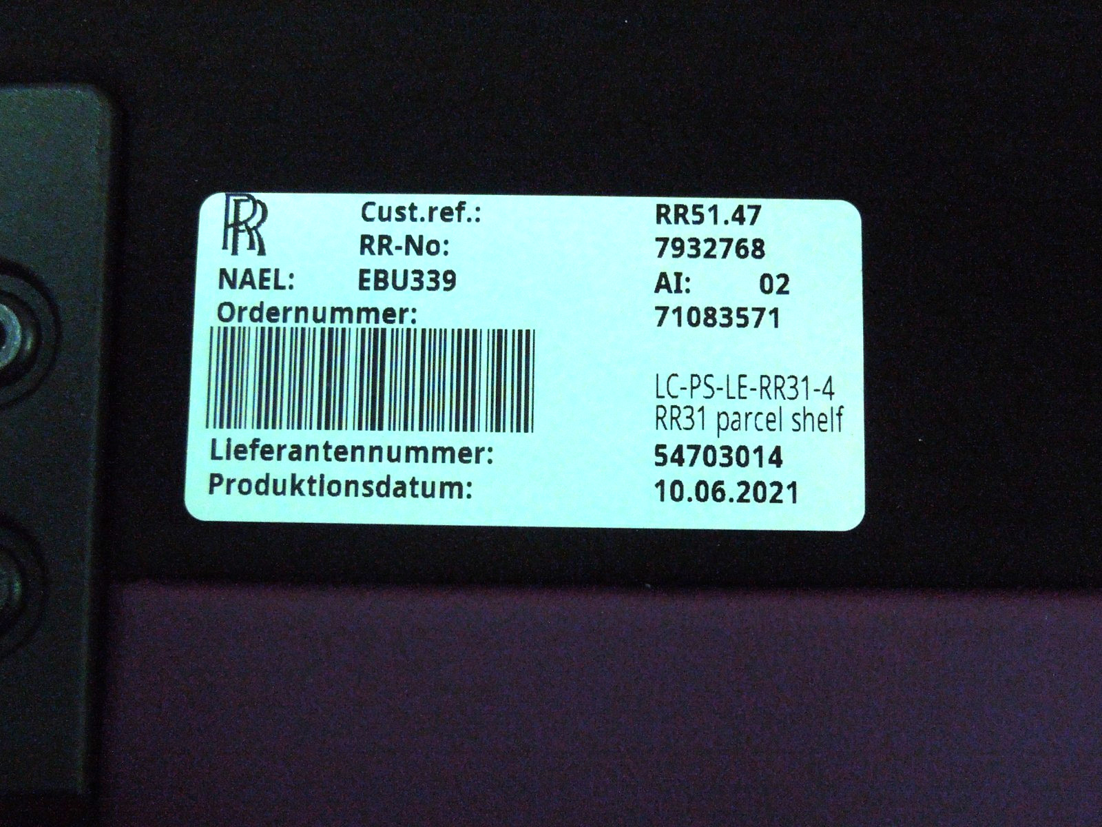 Rolls-Royce Cullinan 2017-2023 Parcel shelf Purple