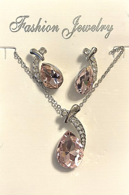NEW WOMEN'S AUSTRIAN CRYSTAL PALE PINK SILVER-TONE EARRING AND NECKLACE SET