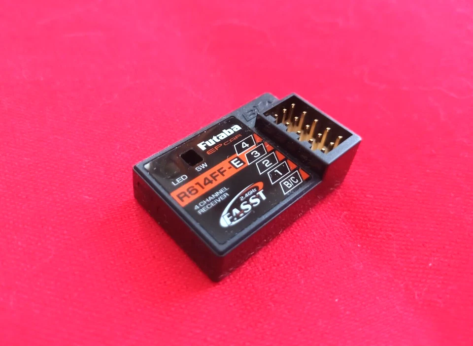 Futaba R614FF-E 4-Kanal Telemetrie Empfänger FASST 2,4GHz 4PK 4PKS Super R - Bild 3 von 4