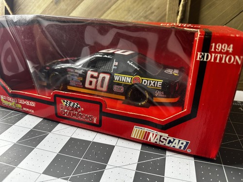 NASCAR Mark Martin #60 1:24 Racing Champion Die-Cast 1993 Ford Thunderbird
