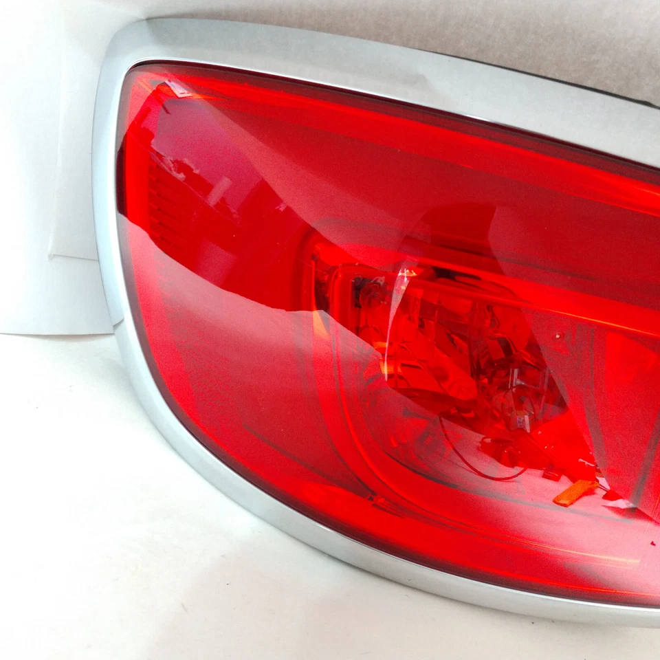 Luz trasera Buick Enclave 2013-2017 lado izquierdo fabricante de equipos originales Foto 3 de 4