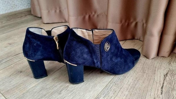 Women Laura Biagiotti Boots Navy 40
