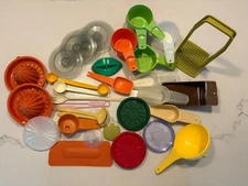 Vintage TUPPERWARE Gadgets/Favors/Replacement Parts - Many Items - You Choose!