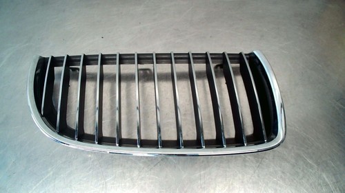 BMW 325i E90 / E91/ Kühlergrill R Bj 2005 Farbe schwarz