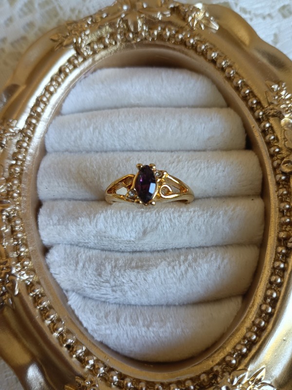 vintage Gold Plated Band Ring Purple Oval Stone Prong Set, Gold Tone