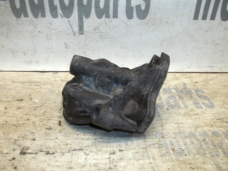 Some 1988-1995 Cadillac 4.9L 4.5L FWD Engine Oil Filter Adapter Housing 1638290 - Image 3 of 4