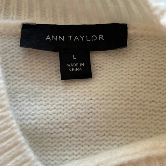 Ann Taylor Crew Neck Short Sleeve Rhinestone Embellished Sweater Size L Cream - Image 4 of 4