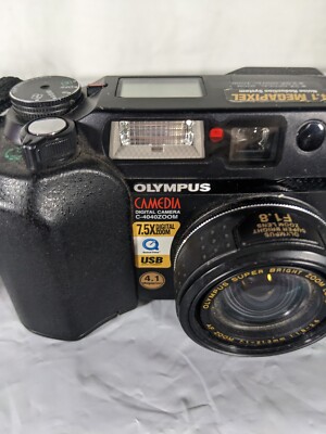Olympus Camedia C-4040 Zoom 4.1MP Compact Digital Camera Olympus Camedia C-4040 Zoom 4.1MP Compact Digital Camera