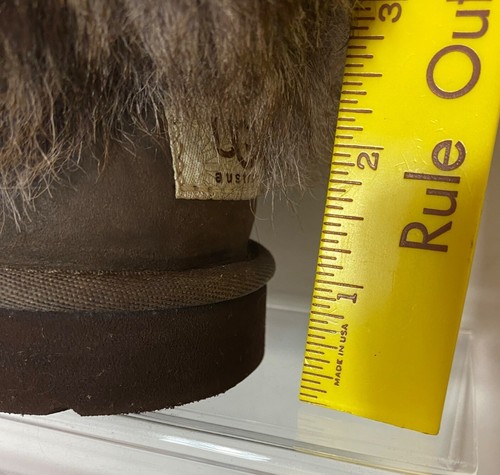 Botas de invierno UGG Australia marrón piel de oveja y cuero forradas talla 4 - Imagen 9 de 10