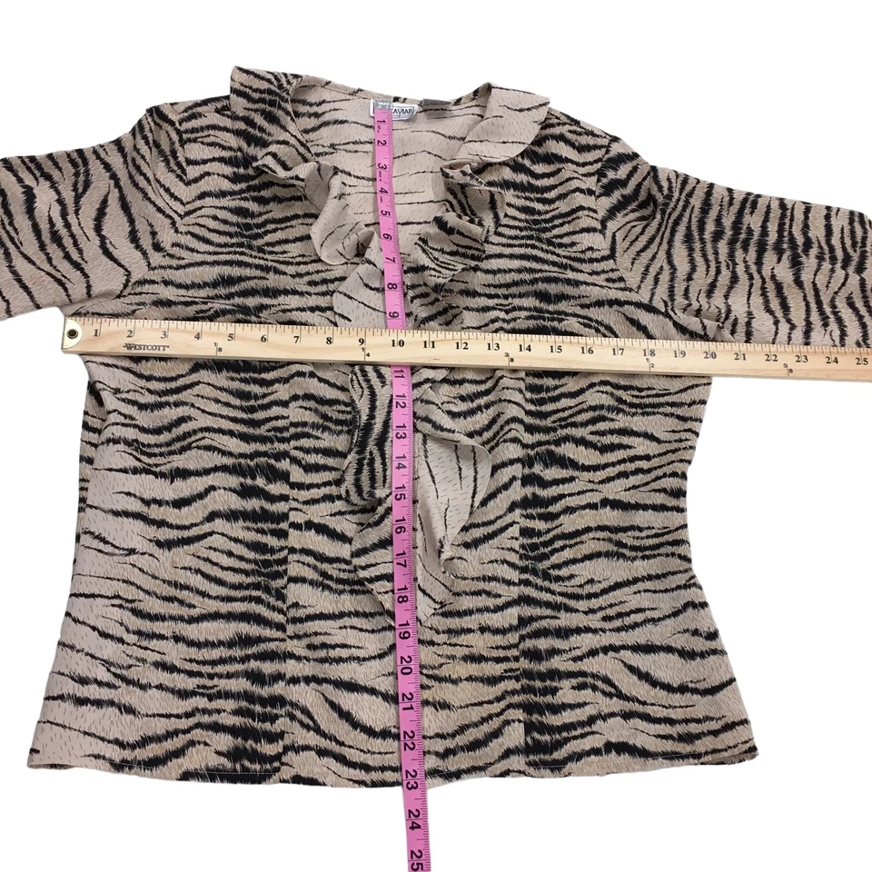 Blusa vintage Le Caviar con volantes para mujer mediana animal manga 3/4 cuello en V botón Foto 3 de 4