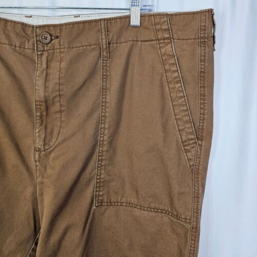 Pantalones cortos rectos Old Navy para hombre 44 marrón caqui oscuro vivido en recto - Imagen 2 de 6