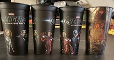 3 Los Vengadores (2012) Película Universo Marvel y 1 Taza de Teatro Hobbit Plástico Grueso