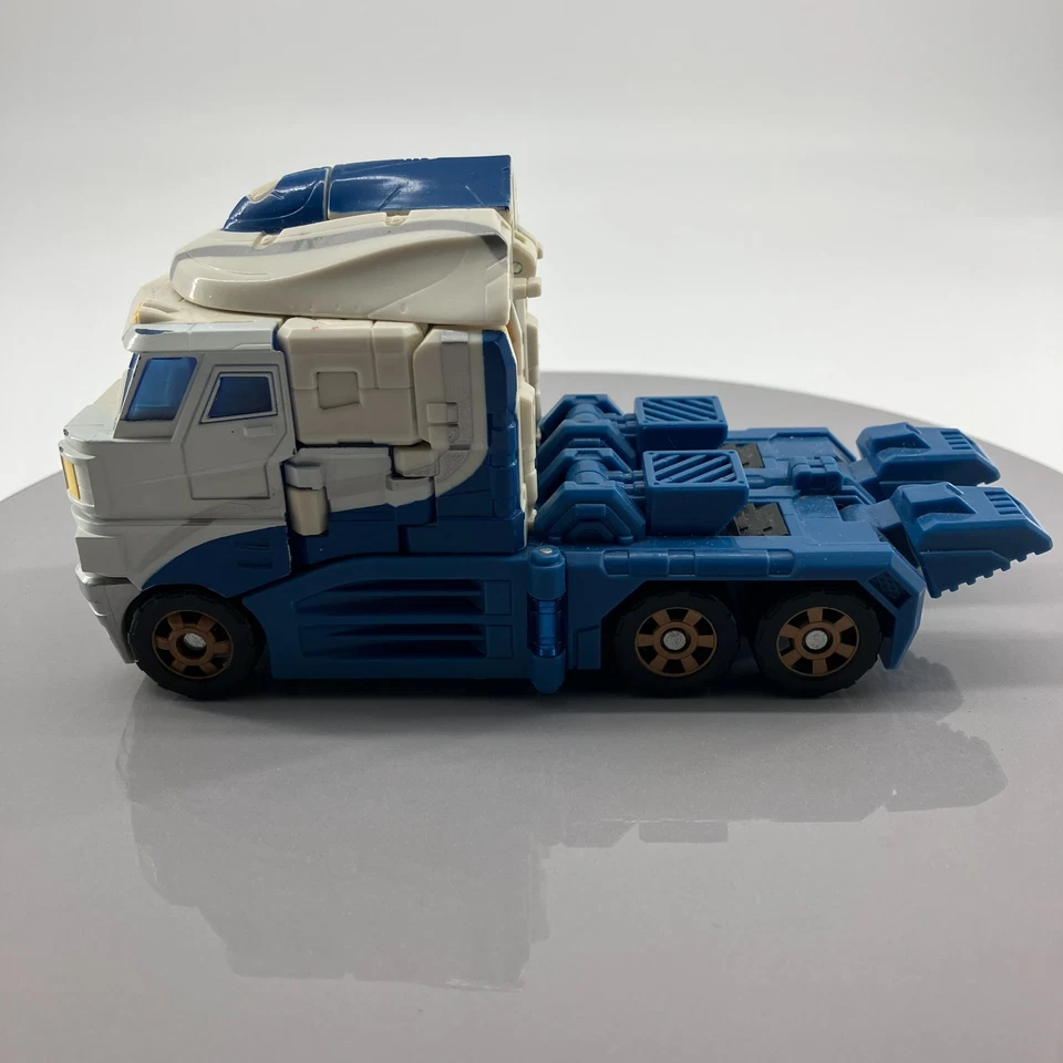 Transformers Classics Ultra Magnus Hasbro 2006 Voyager Target (Not Complete) - Image 2 of 4