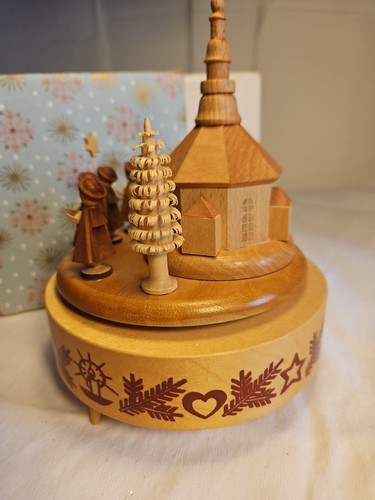 Vintage German Wooden Reuge Music Box 12 Days Of Christmas Church & Carolers - Picture 5 of 10