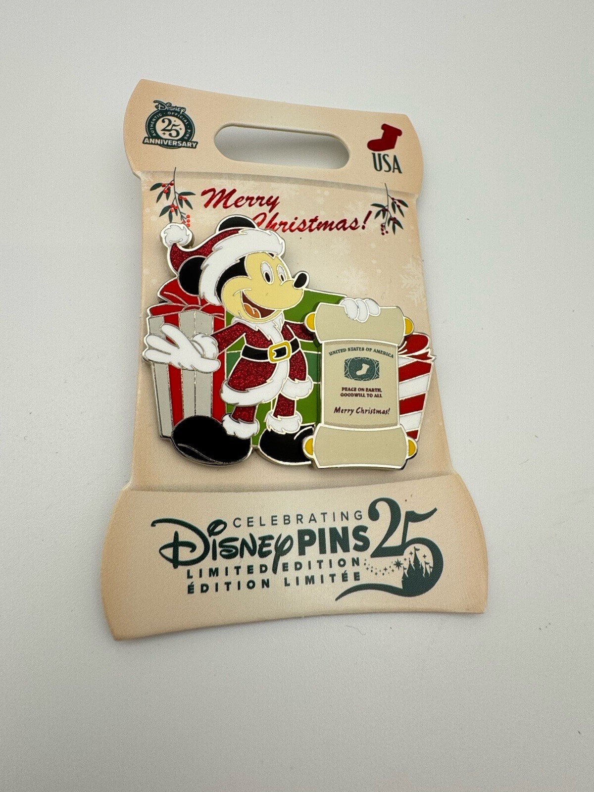 Disneyland Disney Parks 2025 Santa Mickey USA Christmas Holiday Pin LE 2000
