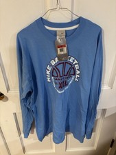 Men's Vintage Y2K 2004 Nike Basketball Game & Gear T-shirt Large