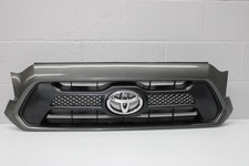 2012 2015 Toyota Tacoma Front Upper Grille Oem 2012 2015 Toyota Tacoma Front Upper Grille Oem