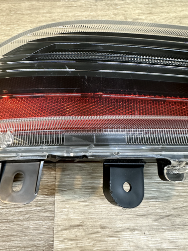 OEM 20-22 Toyota Venza Tail Light Left Side Turn Signal Bumper Light - Picture 15 of 20