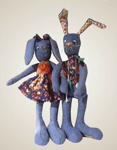 Raggedy rabbit soft toy bunny sewing pattern. Perfect to recycle your denims ! - Picture 5 of 7