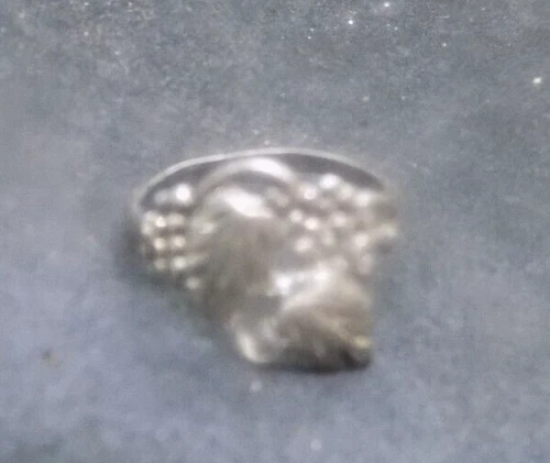 925 Sterling Silver Vintage Grape Leaf Ring Size 6. (384)