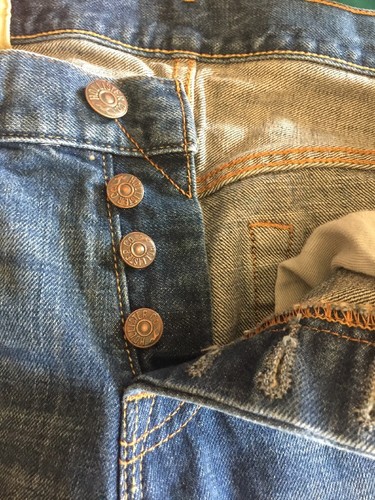 Hollister Mens Classic Straight Jeans Distressed Med Wash Button Fly Sz 31x 32.5 - Picture 3 of 12