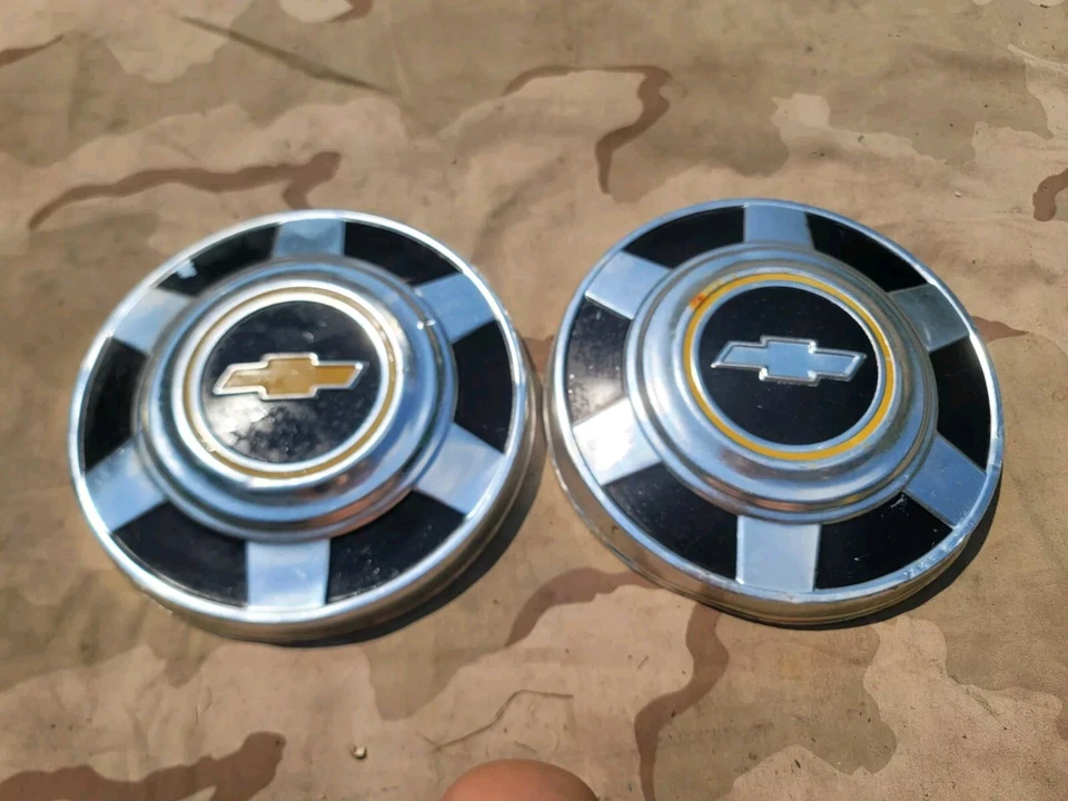 (2) 1973-1987 Chevy Pickup Truck Hubcap Cap OEM  3/4 12" 2500 3500 73-87 - Image 2 of 4