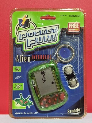 1999 Senario Pocket Fun ALIEN INTRUDERS Arcade Electronic Keychain Game NIP VTG