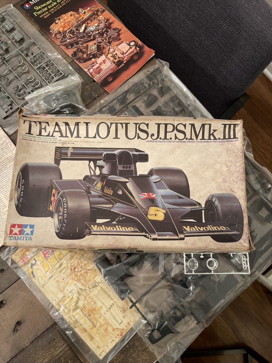 1/20 Team Lotus JPS Mk.III plastic model kit. Formula 1 LOOK