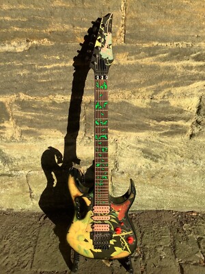 Ibanez JEM77 Floral Pattern初期スティーヴヴァイモデル Ibanez 1991 JEM77-FP Steve Vai Signature Black Floral Pattern