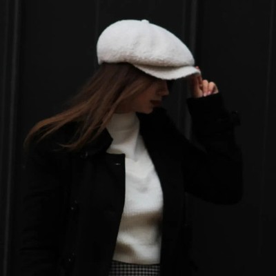 Women's hooligan cap, milk TEDDY cap