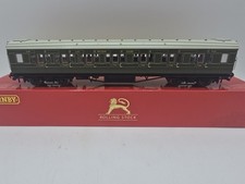 #6776 Hornby R4300D SR dark olive Maunsell 6 compartment brake third com/coach.