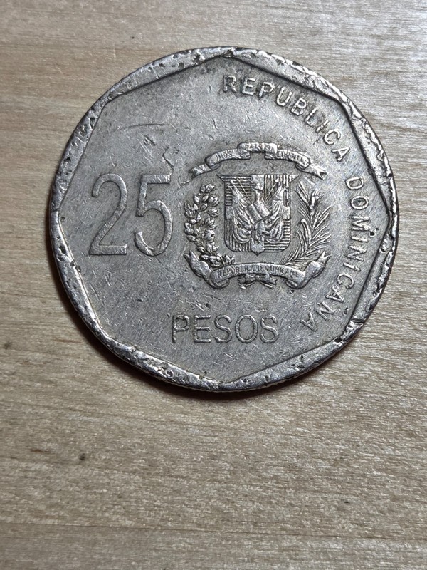 Dominican Republic 25 Pesos coin, 2008. KM# 107, copper-nickel. Gregorio Luperon
