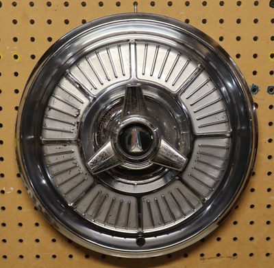 スーパーボール　1965プレミア 1 Nice Vintage 1965 Plymouth Fury 14 Inch Spinner Hubcap Wheel