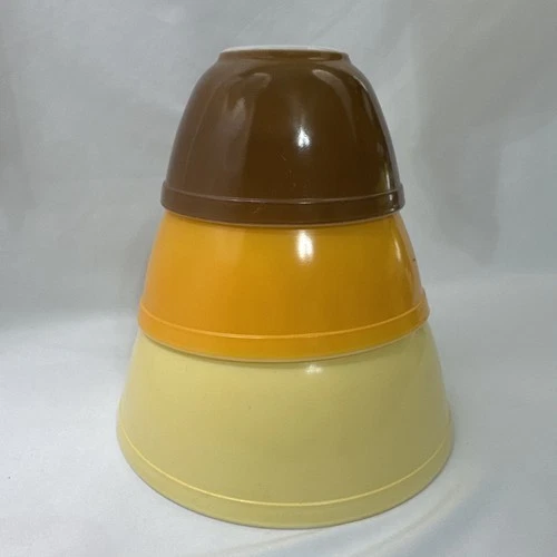 Vintage Pyrex Town and Country Nesting Mixing Bowls Set of 3 401 402 and 403