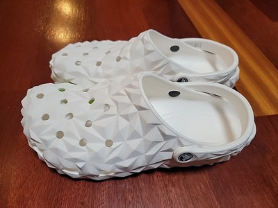 Crocs Classic Geometric Clogs Mens 10‎ Womens 12 White Slides Sandals 209563-100 Crocs Classic Geometric Clogs Mens 10 Womens 12 White Slides  main image 4
