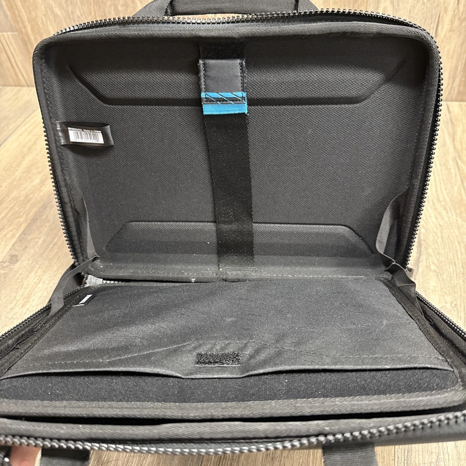 Maletín Thule Gauntlet 4 accesorios para Macbook Pro de 13" y MacBook Air Foto 2 de 4
